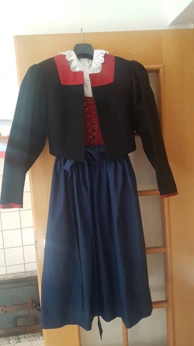 Meraner Dirndl zu verkaufen