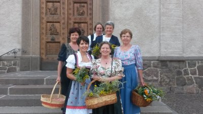 Branzoller Bäuerinnen: Kräutersträuße am Hochunserfrau