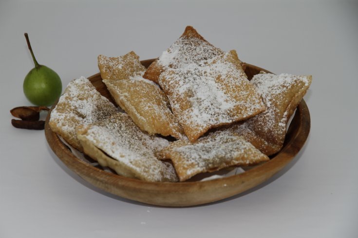 Krapfen con ripieno di pere secche