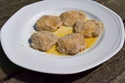 Tortelli di patate con ripieno agli asparagi e prosciutto