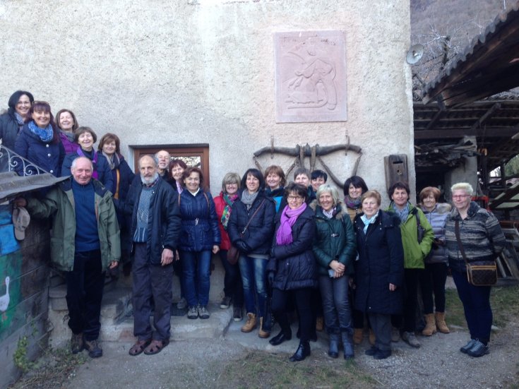Gruppe der Teilnehmer vor dem &quot;Pernstichhof&quot; in Oberplanitzing