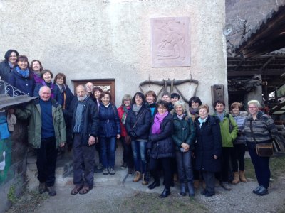 Gruppe der Teilnehmer vor dem &quot;Pernstichhof&quot; in Oberplanitzing