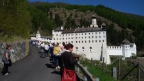 Lananer Bäuerinnen besichtigen Kloster Marienberg